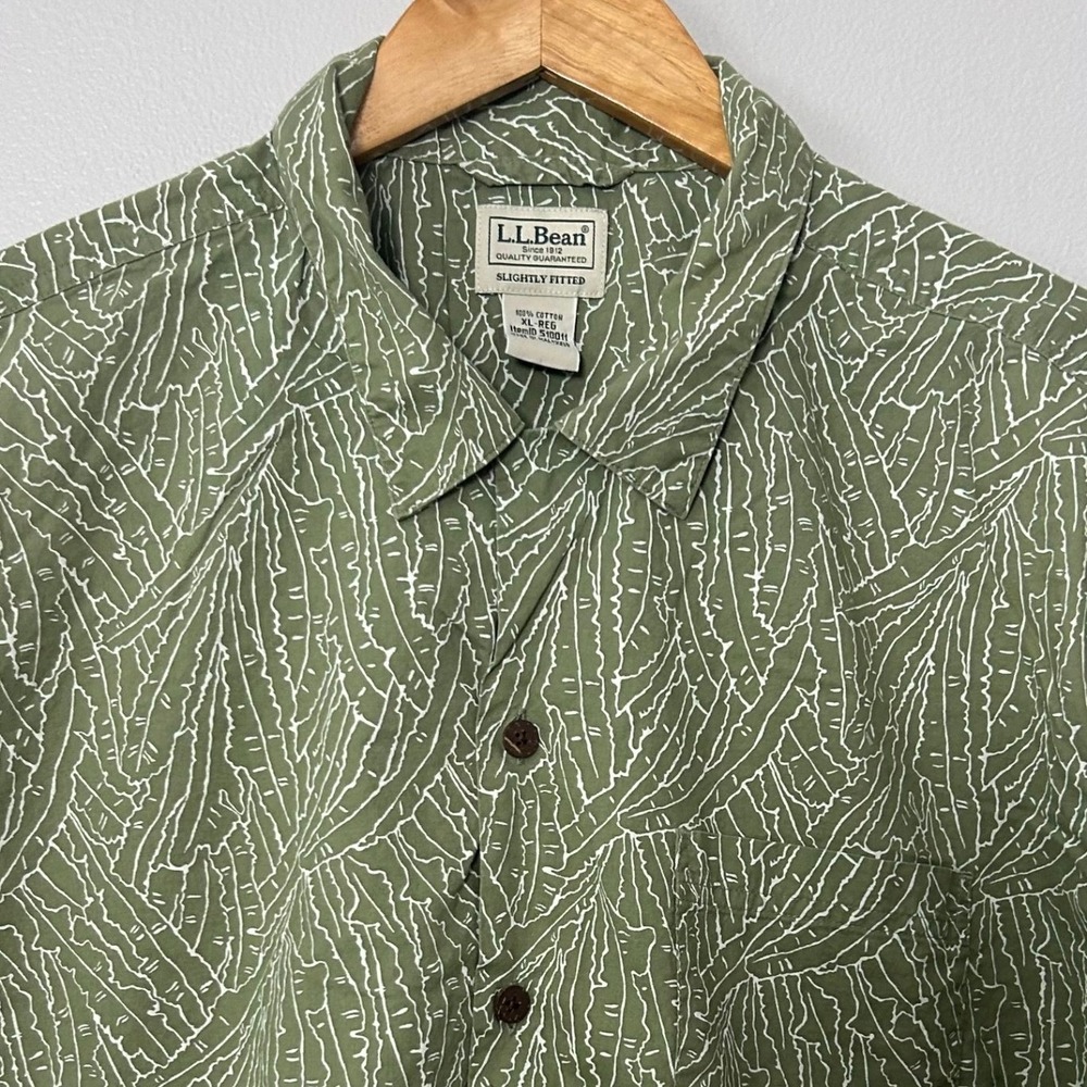 L.L.Bean Shirt Mens XL Green Abstract Leaf Print Short Sleeve Button Down Cotton